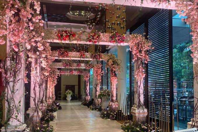 The Ritz by Ferns N Petals